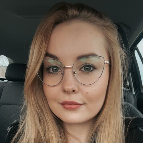 Położna Adrianna Łozowy